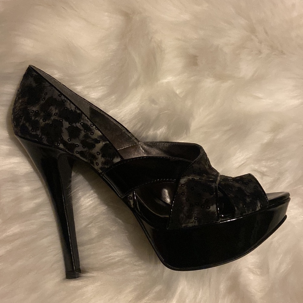 Guess‎ High Heal shoes - Picture 5 of 12